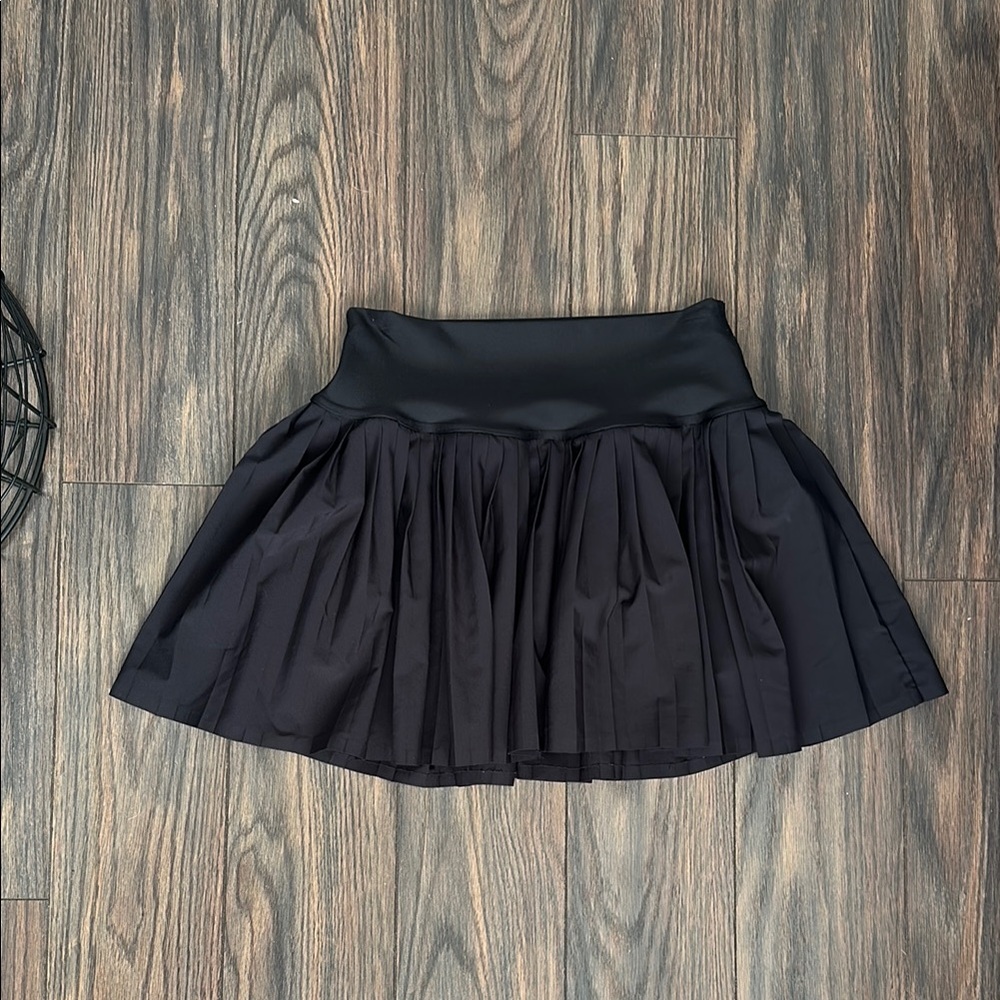 Black ALO tennis skirt